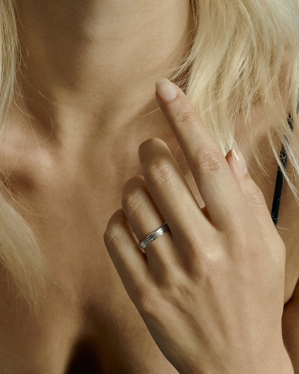 Atlas Ring Silver | Sarah & Sebastian onBody