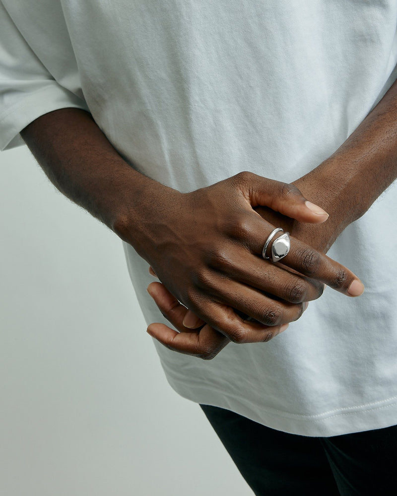 Cast Round Signet Ring Silver | Sarah & Sebastian onBody