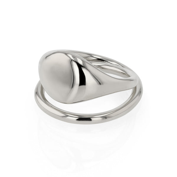 Cast Round Signet Ring Silver | Sarah & Sebastian