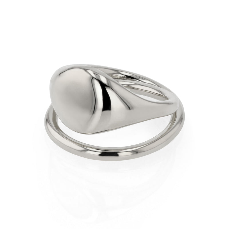 Cast Round Signet Ring Silver | Sarah & Sebastian