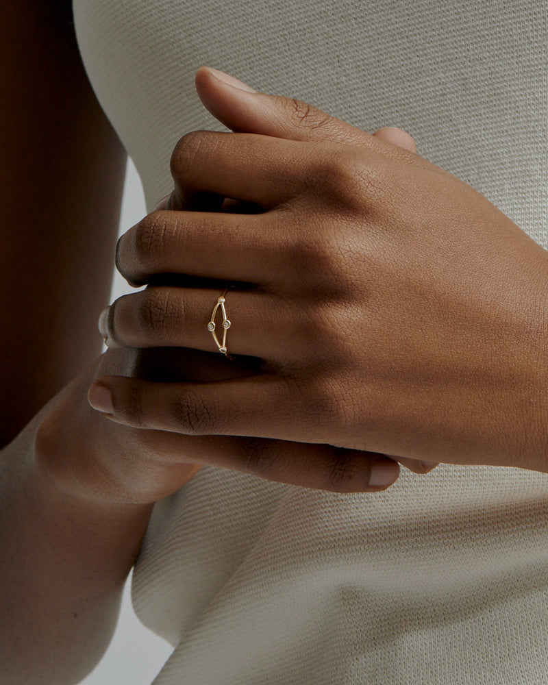 Fine Net Diamond Ring Gold | Sarah & Sebastian onBody