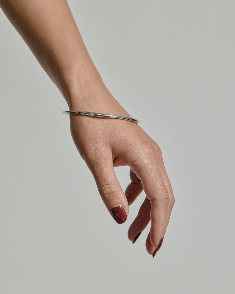 Fine Form Ring Silver | Sarah & Sebastian onBody