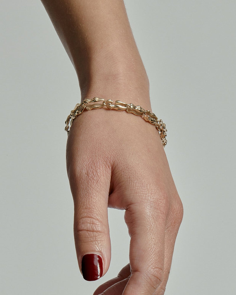 Gaia Bracelet Gold | Sarah & Sebastian onBody