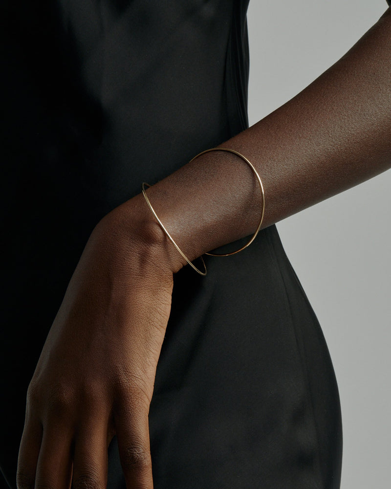 Interlinked Bangled Bangle Gold | Sarah & Sebastian onBody