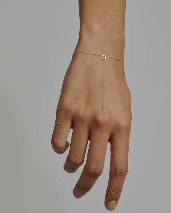 Petite Letter Bracelet Gold | Sarah & Sebastian onBody