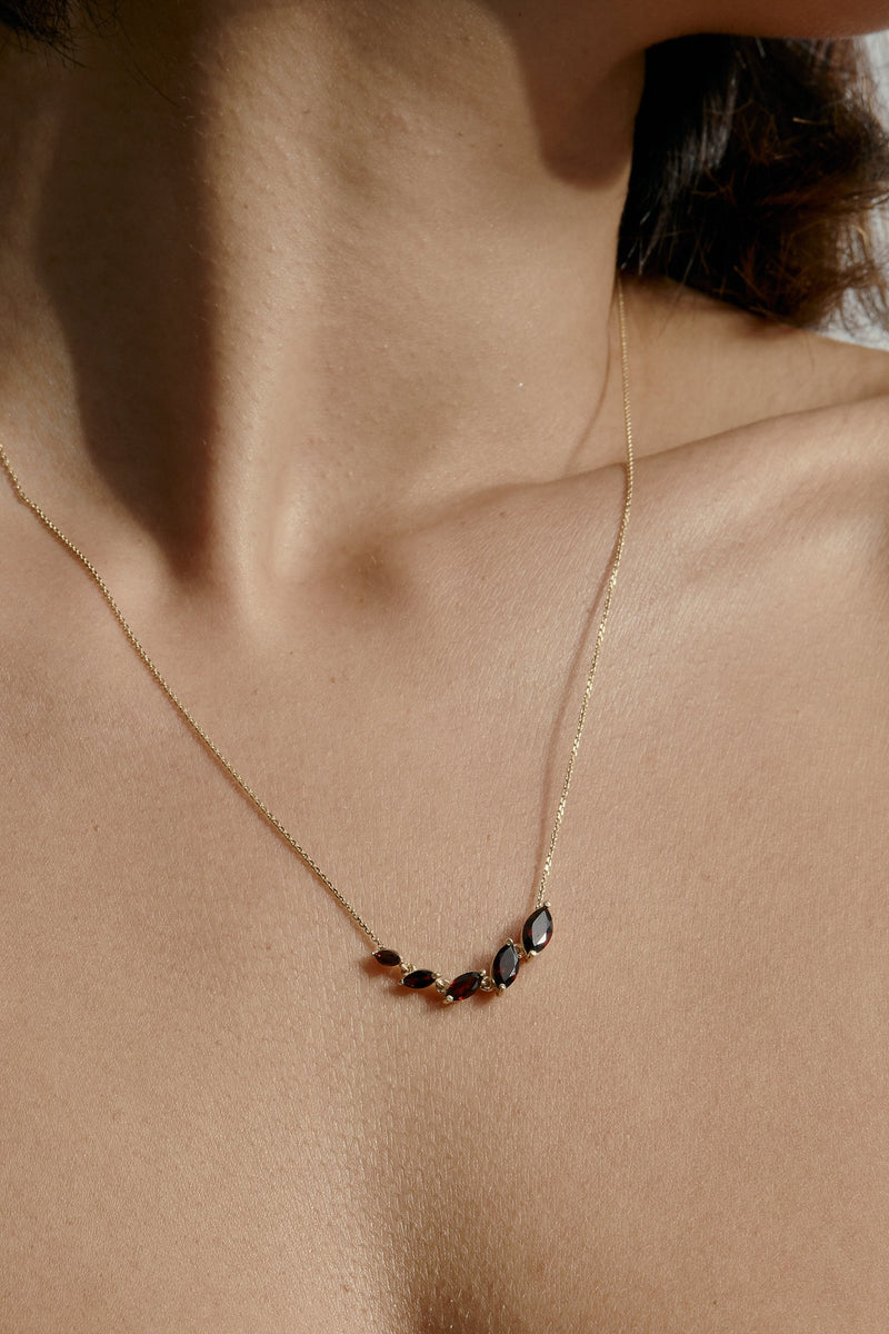 Winedark V Necklace Gold | Sarah & Sebastian onBody