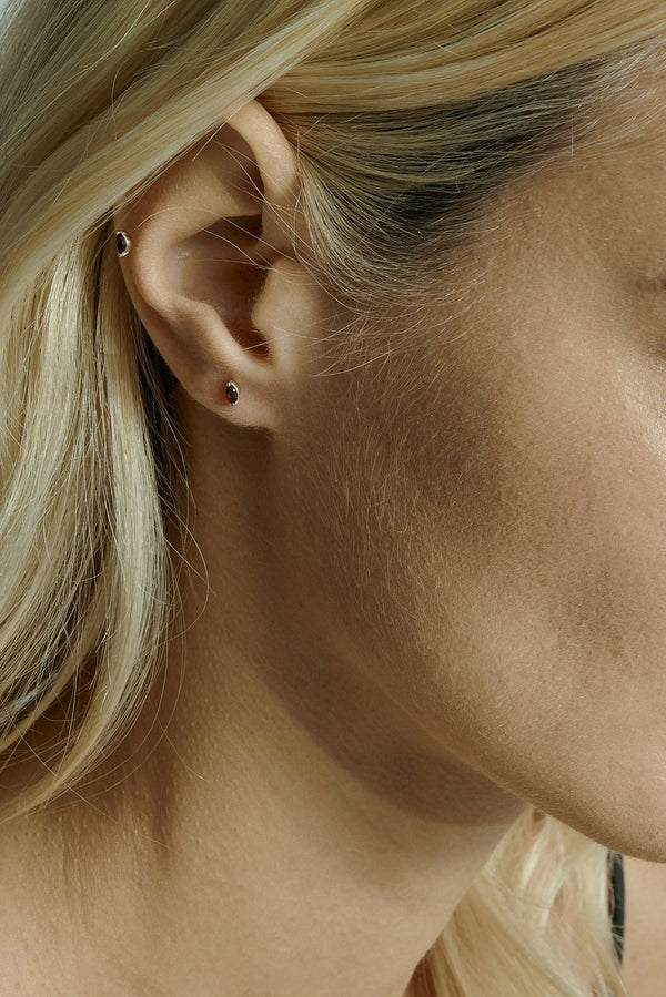 Winedark Cartilage Earring Gold | Sarah & Sebastian onBody