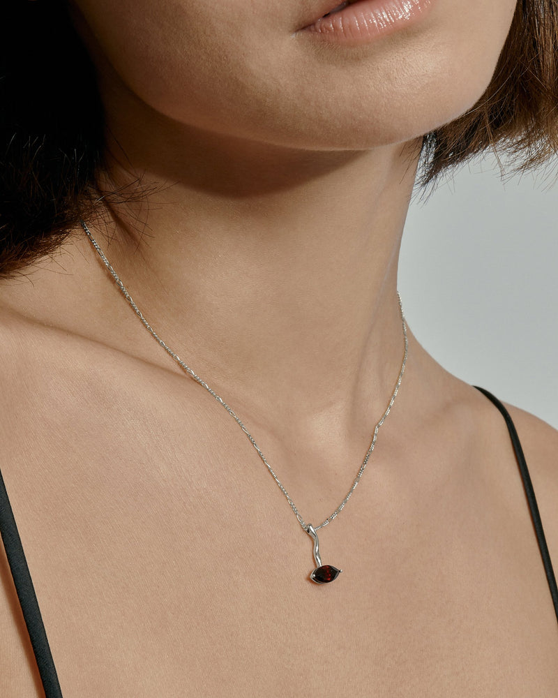 Winedark Form Necklace Silver | Sarah & Sebastian onBody